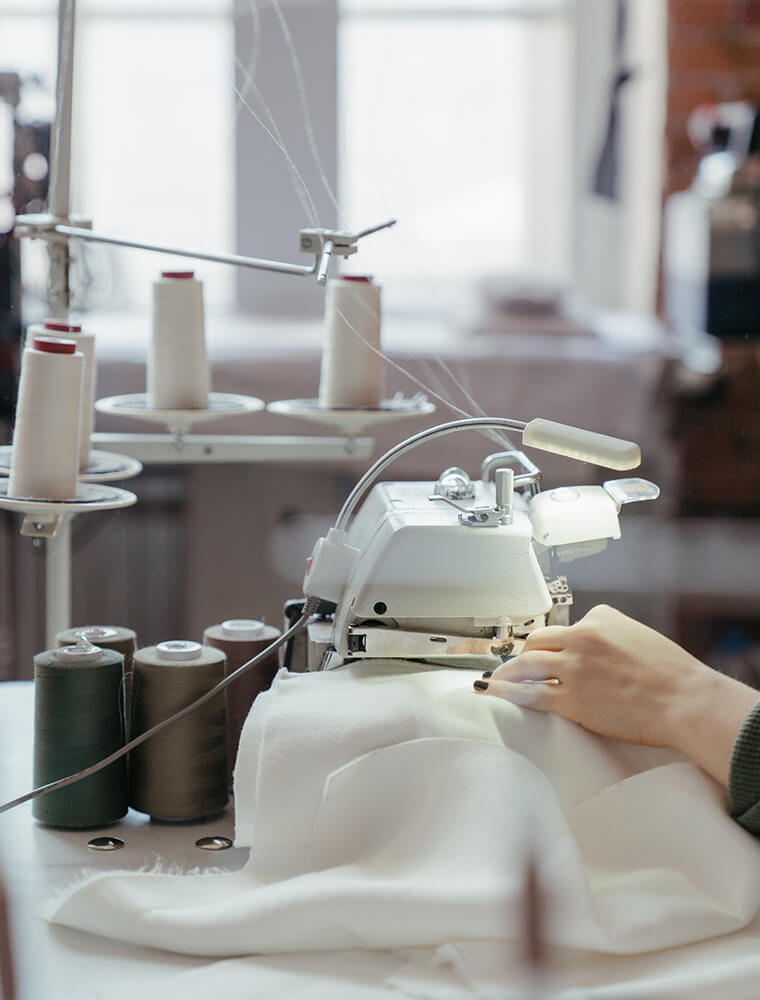 Nähen mit der Overlock-Maschine und ihren Fäden